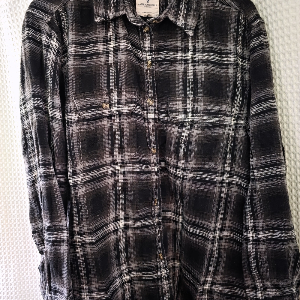 American Eagle Outfitters Black and White Plaid Shirt